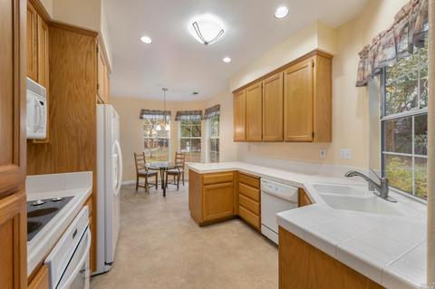 815 Glen Miller Dr, Windsor, CA 95492 photo 5