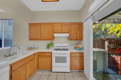 511 Edenderry Dr, Vacaville, CA 95688 photo 20