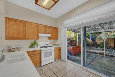 511 Edenderry Dr, Vacaville, CA 95688 photo 11