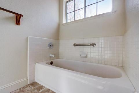956 Wright St, Santa Rosa, CA 95404 photo 32