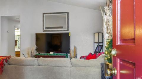 564 Empire Dr, Ukiah, CA 95482 photo 7