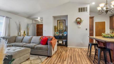 564 Empire Dr, Ukiah, CA 95482 photo 8