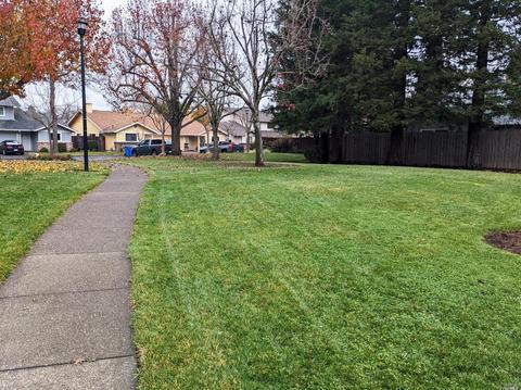 230 Usher Dr, Windsor, CA 95492 photo 9
