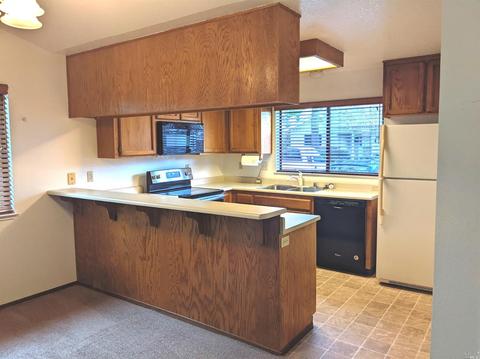 230 Usher Dr, Windsor, CA 95492 photo 3