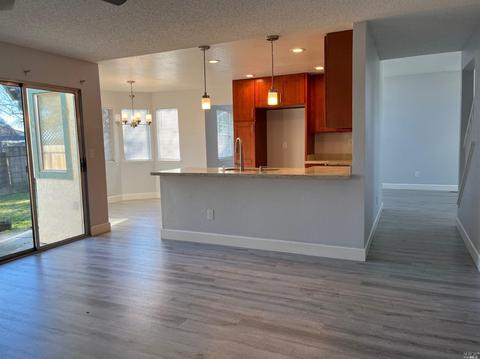 1124 Capistrano Ct, Fairfield, CA 94534 photo 2