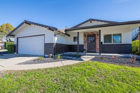 2075 Buckingham Dr, Fairfield, CA 94533 photo 2