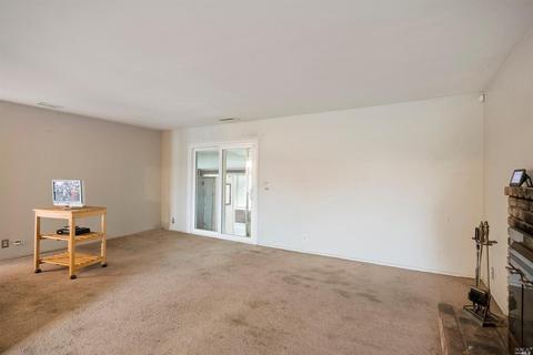 74 Carleton Dr, Petaluma, CA 94952 photo 7