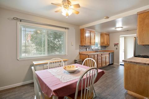 74 Carleton Dr, Petaluma, CA 94952 photo 2