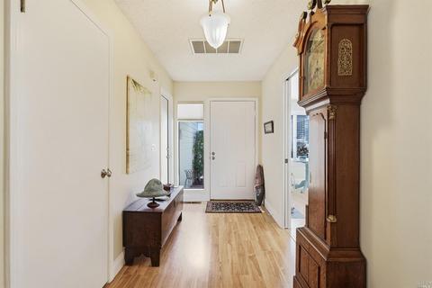 677 Crocus Dr, Sonoma, CA 95476 photo 2