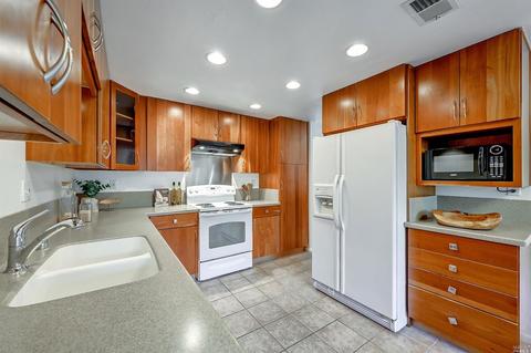 5 Timothy Ct, Novato, CA 94949 photo 4