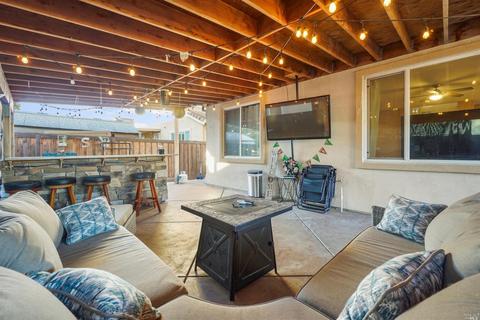 490 Cache Ct, Vacaville, CA 95688 photo 2