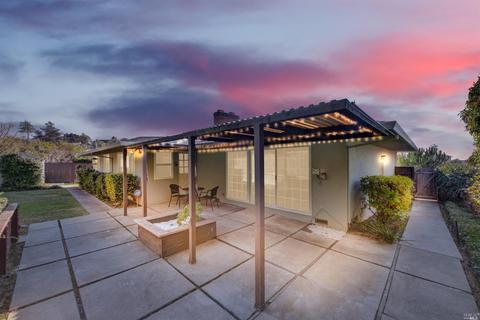 106 Farallon Dr, Vallejo, CA 94590 photo 2
