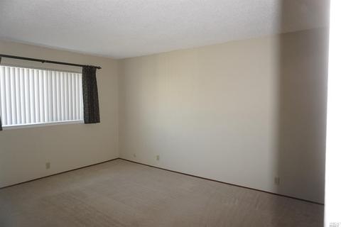 340 Inverness Dr, Vallejo, CA 94589 photo 9