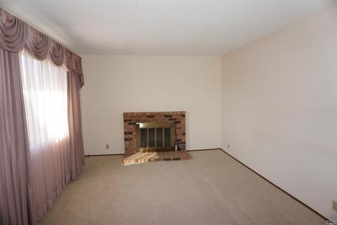 340 Inverness Dr, Vallejo, CA 94589 photo 2