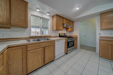 461 Diana Dr, Vallejo, CA 94589 photo 9
