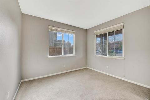 2048 Hamstead Ct, Vacaville, CA 95687 photo 9