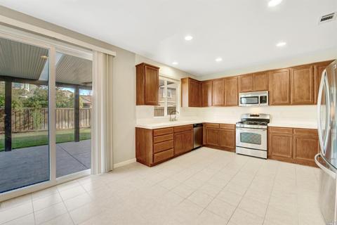 2048 Hamstead Ct, Vacaville, CA 95687 photo 11