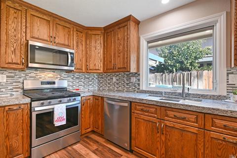 255 Holly Ct, Dixon, CA 95620 photo 12