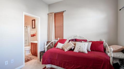 806 Hampton St, Vacaville, CA 95687 photo 13