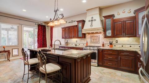 806 Hampton St, Vacaville, CA 95687 photo 5