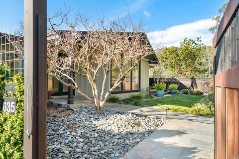 635 Coghlan Rd, Healdsburg, CA 95448 photo 3