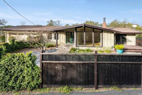 635 Coghlan Rd, Healdsburg, CA 95448 photo 2
