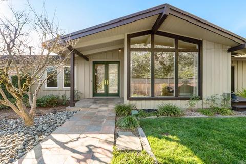 635 Coghlan Rd, Healdsburg, CA 95448 photo 1