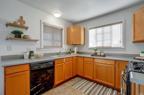 9870-9878 Sunray Pl, Windsor, CA 95492 photo 8