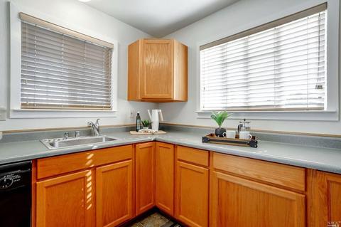 9870-9878 Sunray Pl, Windsor, CA 95492 photo 10
