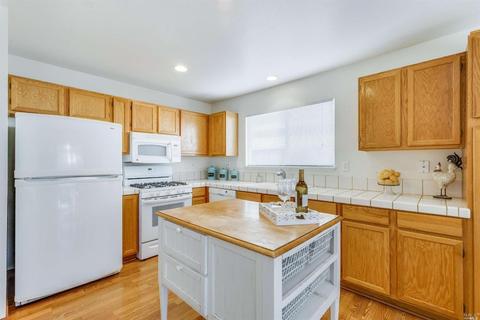 543 Cockspur Ct, Windsor, CA 95492 photo 5