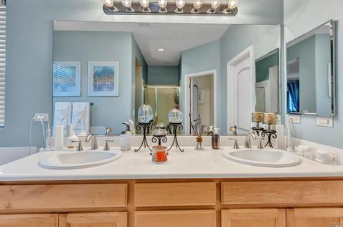 8085 Red Oak Ct, Vallejo, CA 94591 photo 12