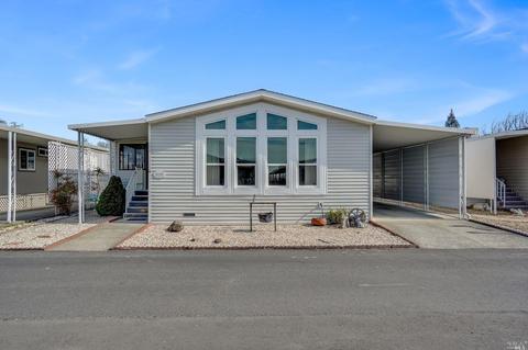 8030 Cliffrose St, Windsor, CA 95492 photo 2