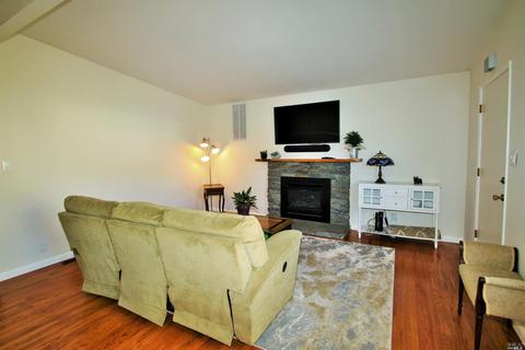 145 Maywood Dr, Vallejo, CA 94591 photo 4