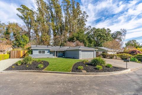 22 Queens Ct, Napa, CA 94558 photo 3