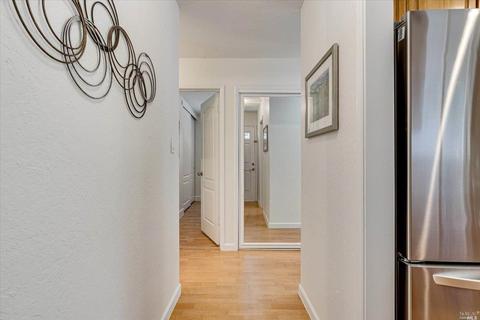 22 Queens Ct, Napa, CA 94558 photo 6