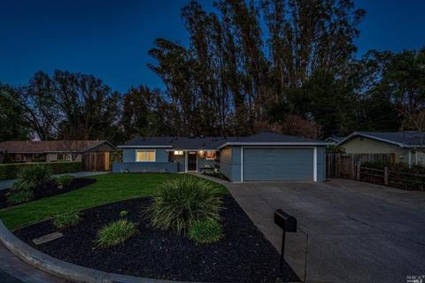 22 Queens Ct, Napa, CA 94558 photo 2