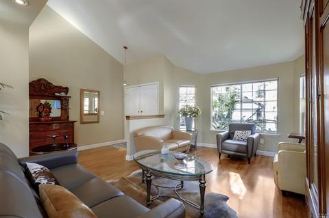 240 La Quinta Dr, Windsor, CA 95492 photo 3