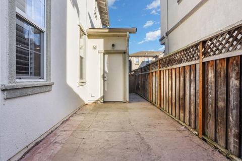 8069 Red Oak Ct, Vallejo, CA 94591 photo 36