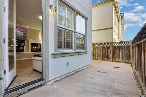 8069 Red Oak Ct, Vallejo, CA 94591 photo 35