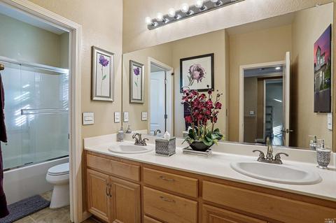8069 Red Oak Ct, Vallejo, CA 94591 photo 23