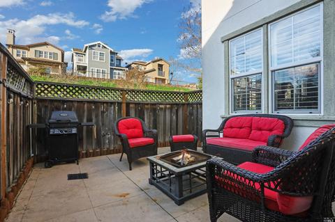 8069 Red Oak Ct, Vallejo, CA 94591 photo 37