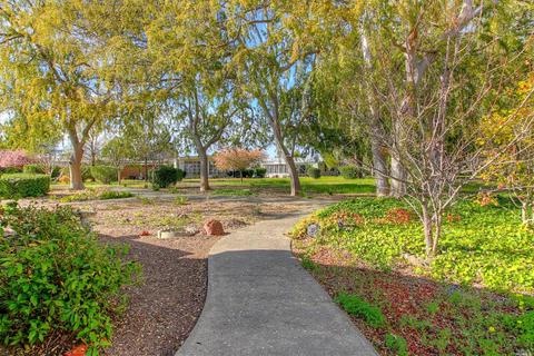 231 Regency Ct, Santa Rosa, CA 95401 photo 4