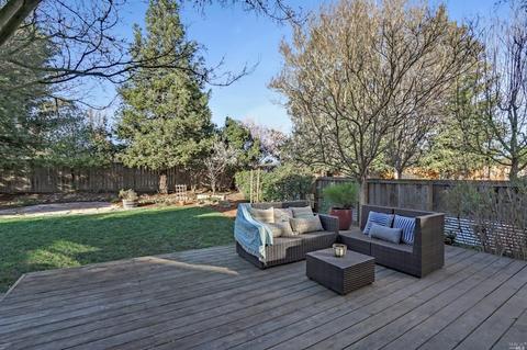 325 Alexis St, Windsor, CA 95492 photo 4