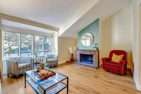76 Flicker Dr, Novato, CA 94949 photo 4