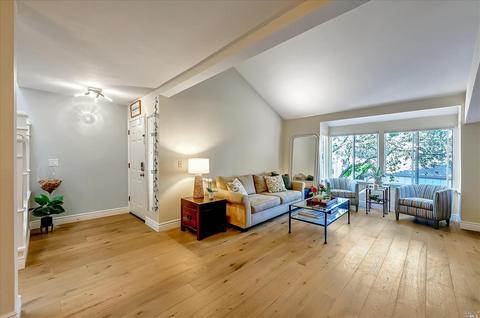 76 Flicker Dr, Novato, CA 94949 photo 5