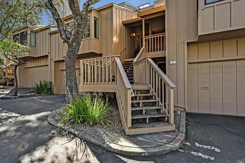 76 Flicker Dr, Novato, CA 94949 photo 2