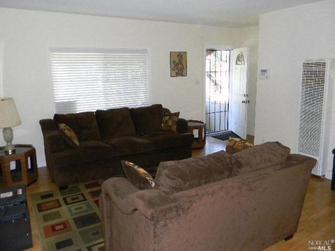 1127 Magazine St, Vallejo, CA 94591 photo 2
