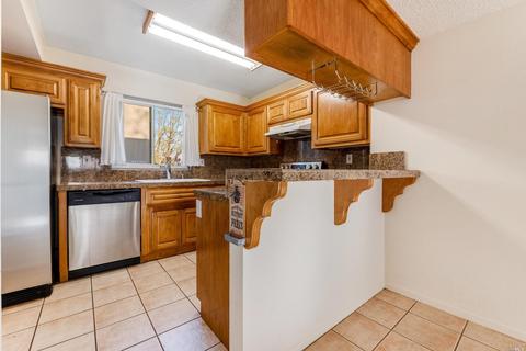 1267 Valley Oak Ct #E, Novato, CA 94947 photo 7