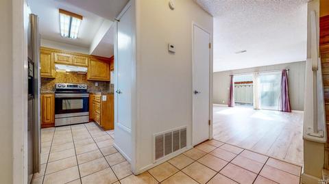 1267 Valley Oak Ct #E, Novato, CA 94947 photo 3
