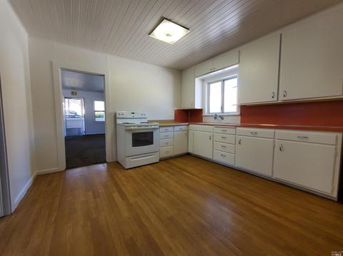 423 Coast St, Willits, CA 95490 photo 5
